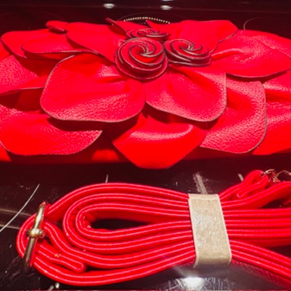 GORGEOUS Red Flower Rose Petal Bag w/Strap & Rhinestone/Gold Handle Accents! - Picture 10 of 14